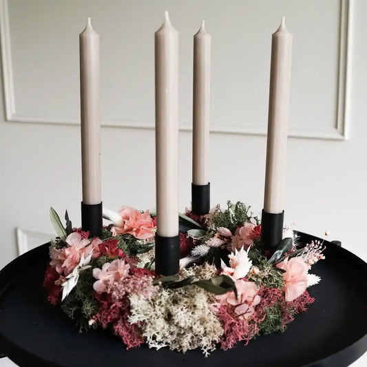 Bastelset Sophie: Eleganter Adventskranz mit Tannengrün, Rot und Rosé für festliche Dekoration