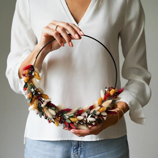 DIY-Trockenblumenkranz Rosalie schwarz: 25 cm Metallring mit Trockenblumen in Rot, Gelb und Grün