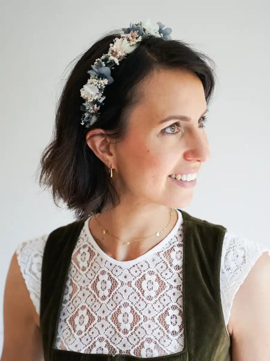 Bastelset Haarreif Lilian: 9 Trockenblumen in Creme, Blau und Pink, Basteldraht, Spezialtape und Anleitung