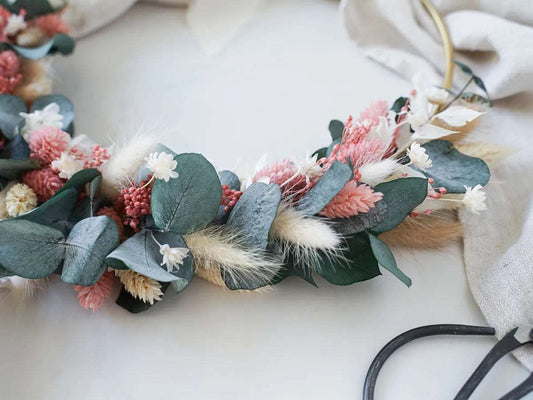 Bastelset Eva: Metallring, Basteldraht, Juteschnur und Trockenblumen für individuellen Kranz