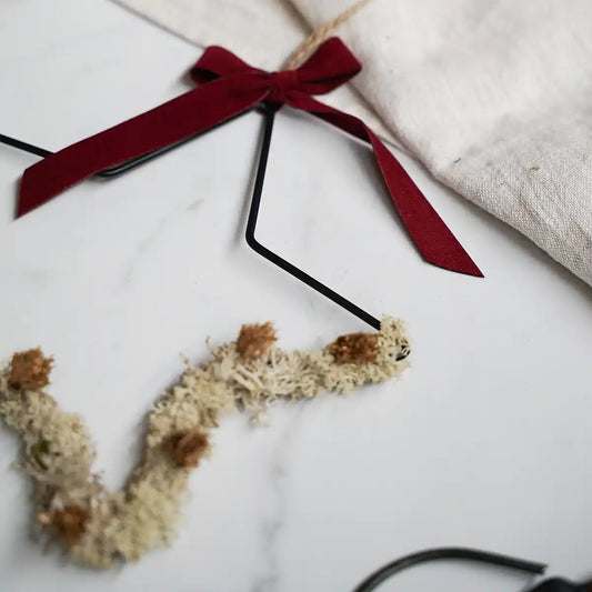 Bastelset Stella creme: Eleganter Weihnachtsstern mit Moos und Juteschnur für natürliche Weihnachtsdeko