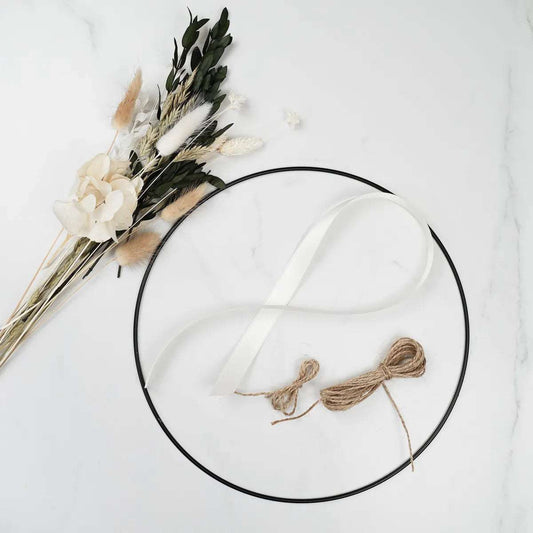 Bastelset Carla: Metallring, Basteldraht, Juteschnur, Satinband und Trockenblumen für Kranz