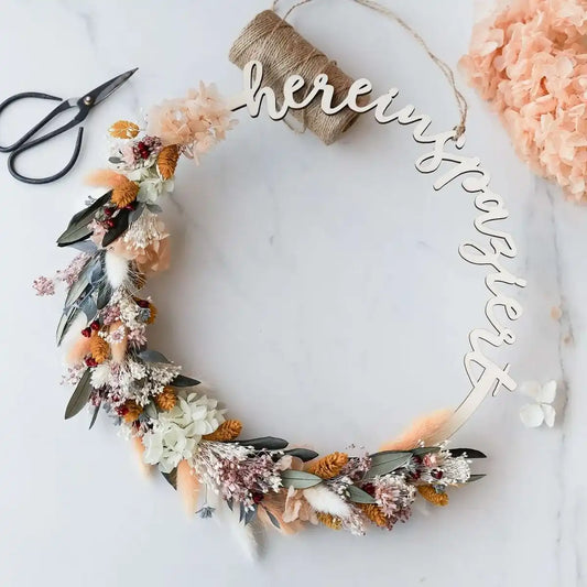 DIY-Trockenblumen Türkranz Julia: 30 cm Holzring mit "Hereinspaziert" und 12 Trockenblumenarten