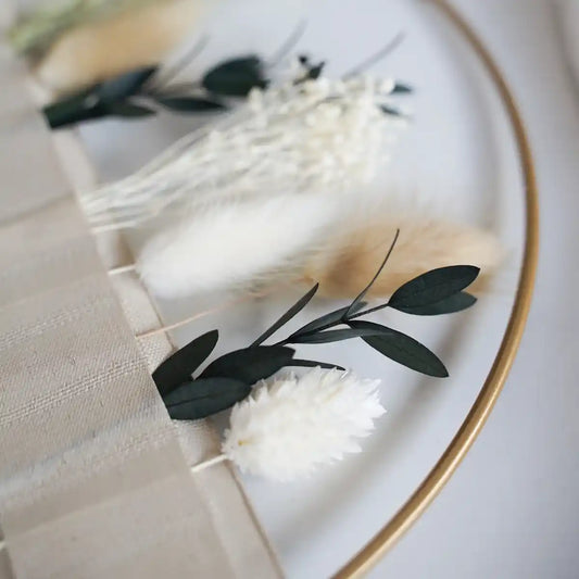 Bastelset Heidi: Fensterkranz mit 7 Trockenblumenarten und Moos für natürliche Dekoration