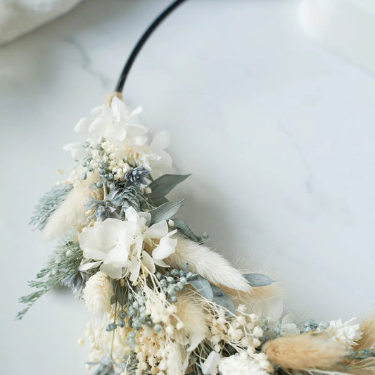 Bastelset Lara schwarz: Handverlesene Trockenblumen in Grau-Blau und Creme für stilvollen Wandkranz