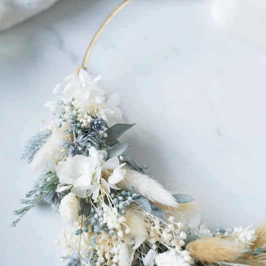 Bastelset Lara: Kranz mit 10 handverlesenen Trockenblumen und Juteschnur für Wanddekoration