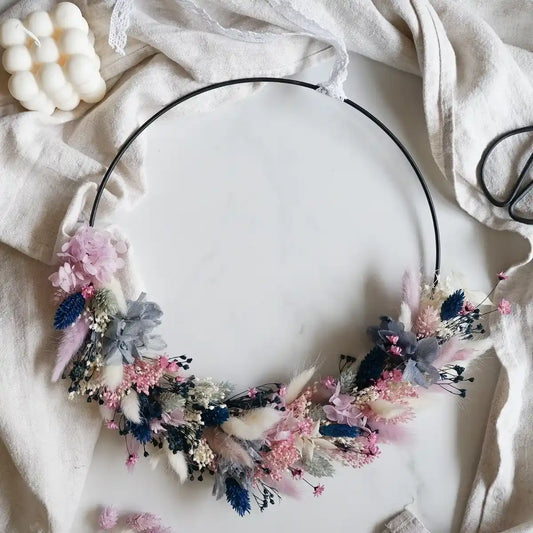 Bastelset Judith: Eleganter Wandkranz mit 8 Trockenblumenarten und Juteschnur für stilvolle Deko