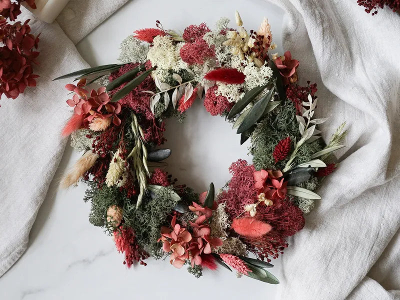 Adventskränze aus Trockenblumen zum selber basteln