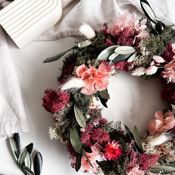 Die Vorteile von Adventskränzen aus Trockenblumen