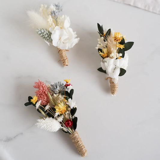 DIY-Boutonnieres aus Trockenblumen