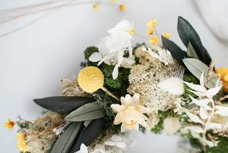Komplettes DIY-Set Ruth für einen stilvollen Trockenblumen Tischkranz in Naturtönen