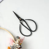 Blumelei Bastelschere – Handgemachtes DIY-Trockenblumen-Set für kreative Dekoration.