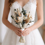 Brautstrauß aus Trockenblumen in Creme mit Eukalyptus – Lorelei