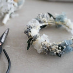 DIY-Trockenblumen-Blumenarmband Lorelei in Blau und Creme