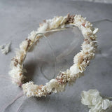 DIY-Trockenblumen Haarkranz Lea: Set mit Basteldraht, 10 Trockenblumenarten in Creme und Rosa für Haarschmuck