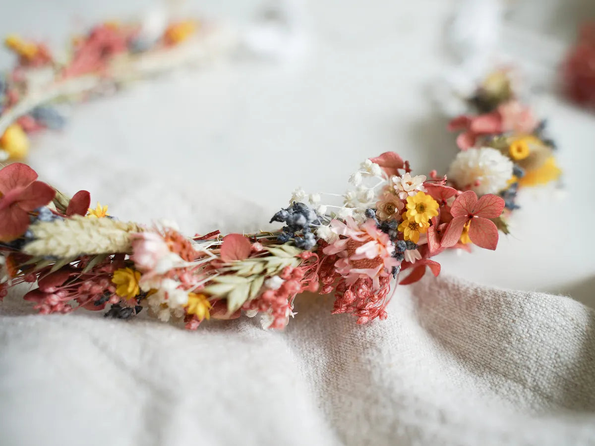 Trockenblumen Haarkranz Leonie: 12 handverlesene Trockenblumenarten für einzigartigen Blumenschmuck