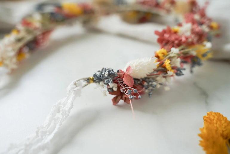 DIY Haarkranz Leonie: Floristenqualität Materialien für langlebigen und stilvollen Haarschmuck