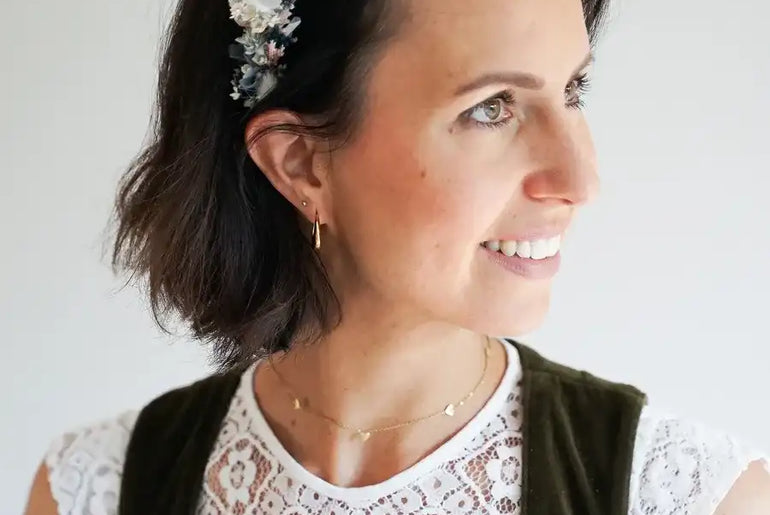 Bastelset Haarreif Lilian: 9 Trockenblumen in Creme, Blau und Pink, Basteldraht, Spezialtape und Anleitung