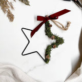 DIY-Set Weihnachtsstern Stella grün: 15 cm Metallstern mit Moos und dunkelgrüner Samtschleife