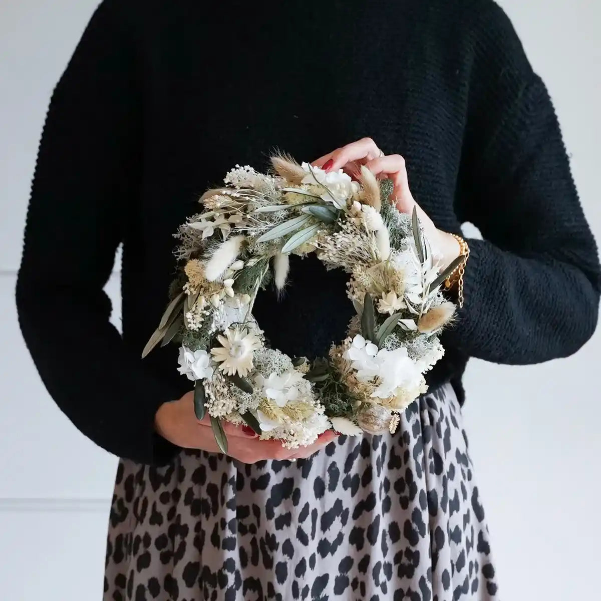 Kreativ-Set Lina: 20 cm Strohrömer mit 16 verschiedenen Trockenblumen und Moosen für deinen Tischkranz