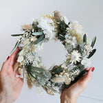 DIY-Bastelset Lina: Natürlicher Tischkranz mit Trockenblumen in Creme und Grün für dein Zuhause