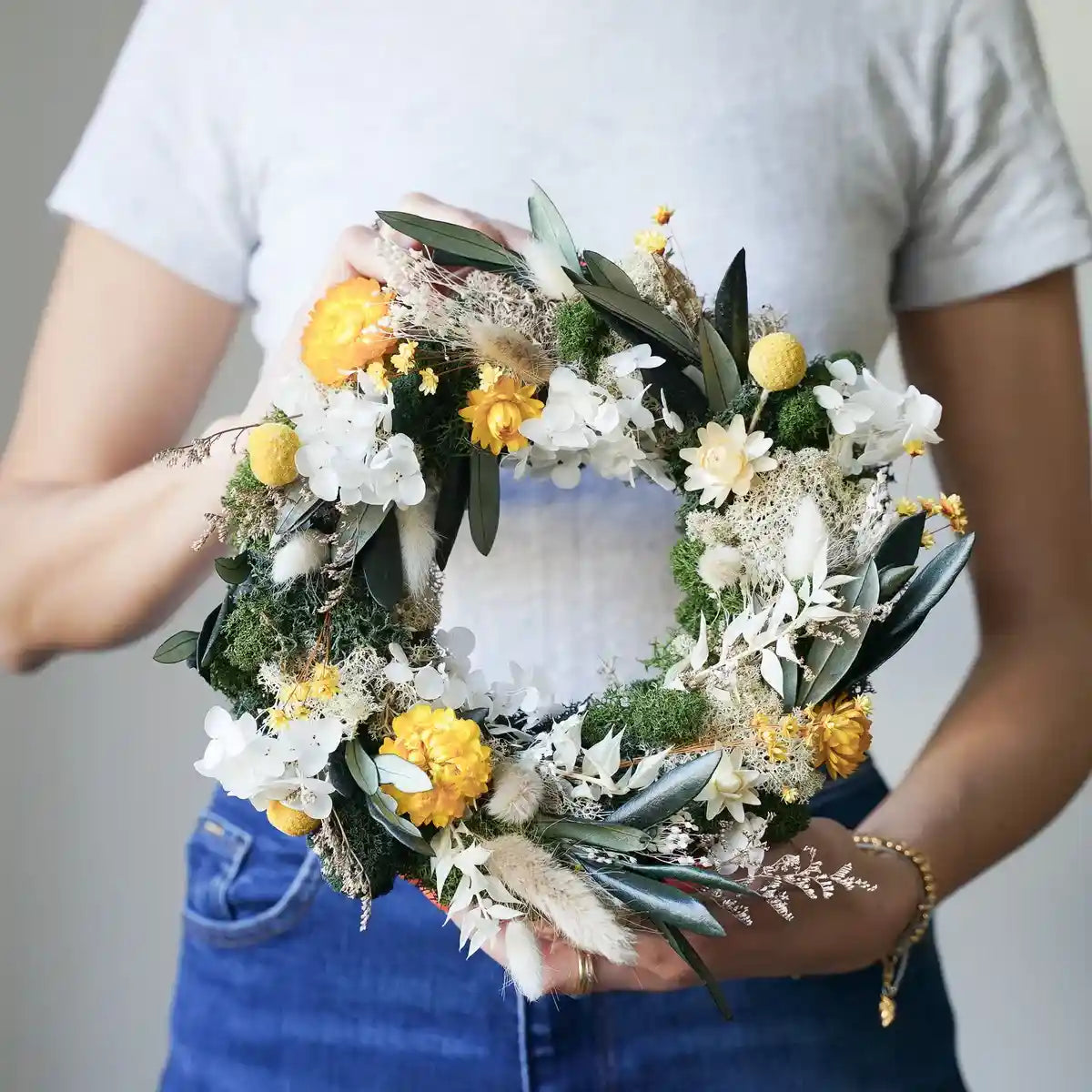 Nahaufnahme der Trockenblumenmaterialien im DIY-Set Ruth für individuelle Tischdekoration