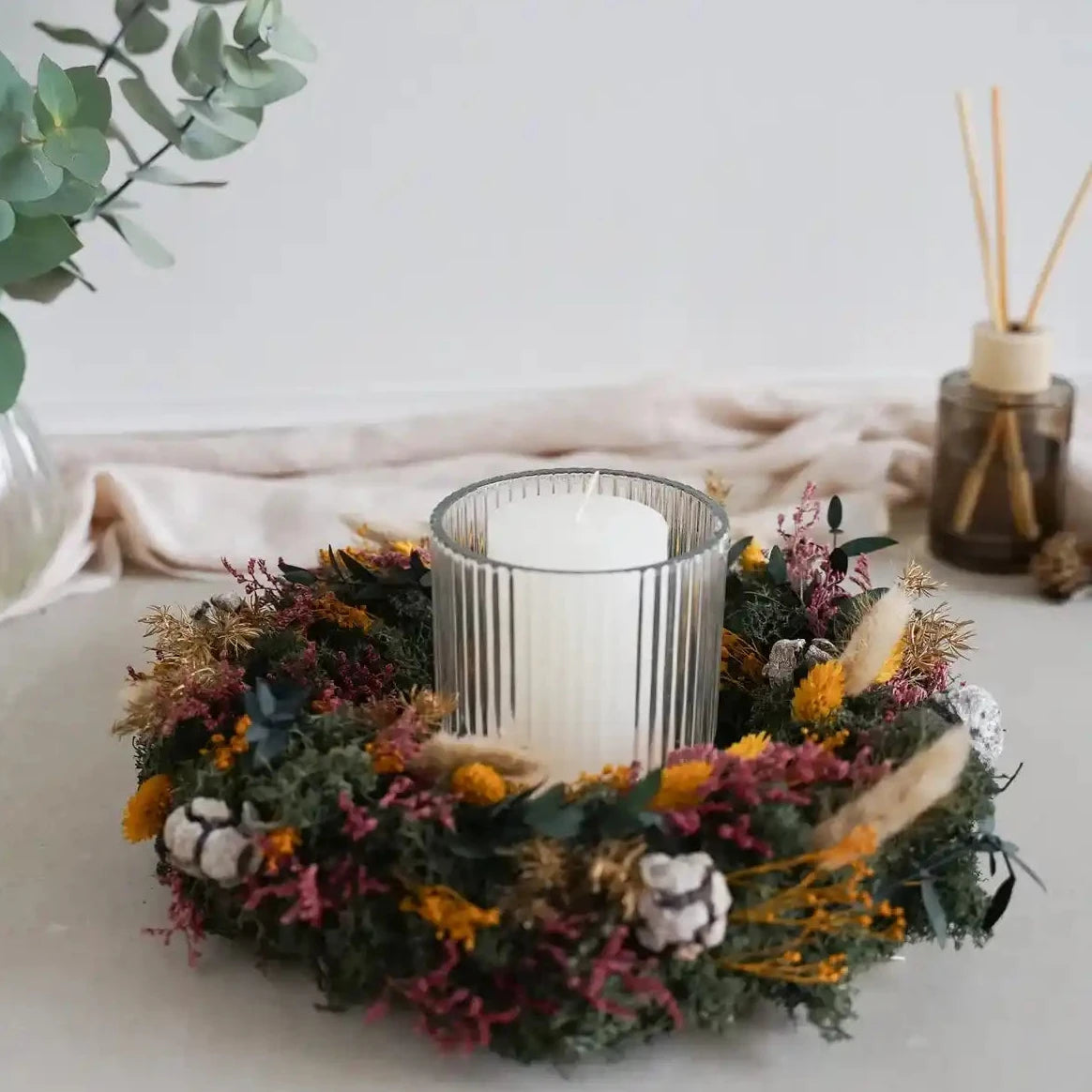 Trockenblumen-Adventskranz Romy mit Windlicht