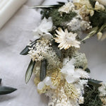 Trockenblumen Tischkranz Lina: DIY-Set mit Anleitung für individuellen Kranz in Creme und Grün