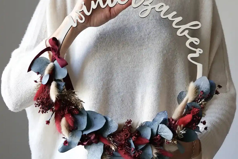 Bastelset Alma: Eleganter Türkranz mit 8 Trockenblumenarten und Samtband für stilvolle Weihnachtsdekoration