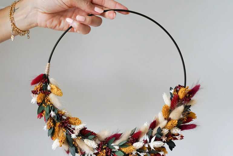 Trockenblumenkranz Rosalie schwarz: DIY-Set mit Anleitung für Kranz in lebendigen Herbsttönen