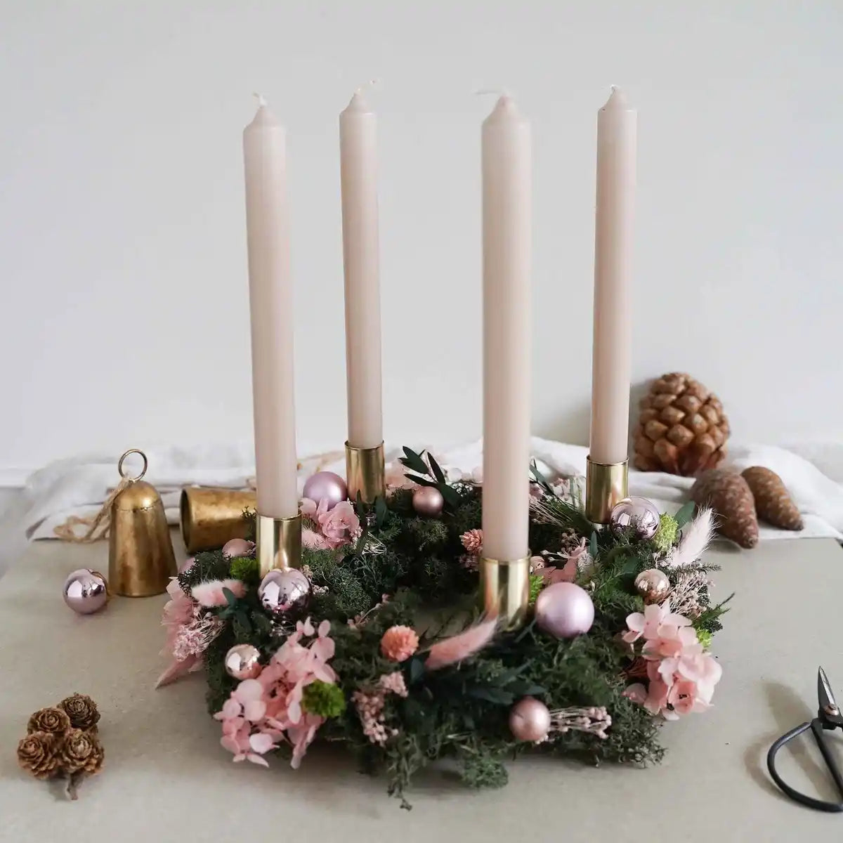 Handgemachter Trockenblumen-Adventskranz Linda
