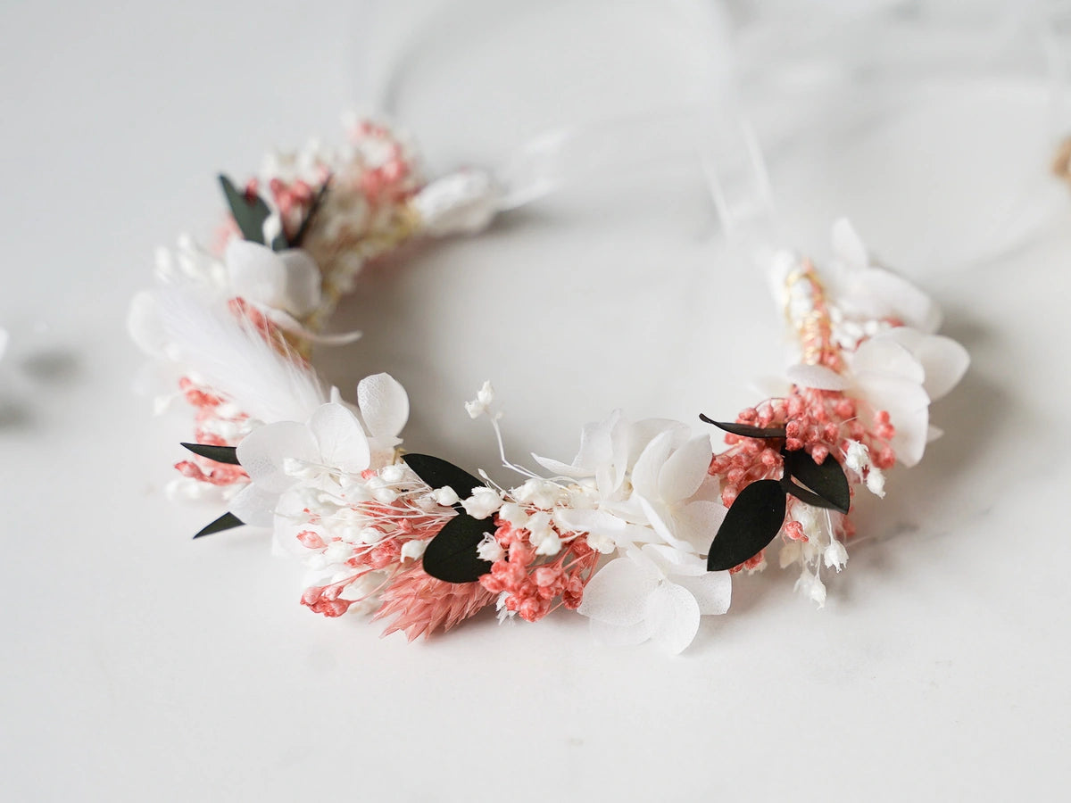 Trockenblumen-Blumenarmband Paula von der Seite