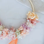 DIY-Trockenblumen-Wandkranz Jana in Rosa, Apricot und Creme