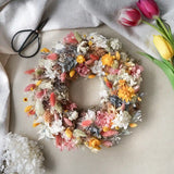 DIY-Trockenblumen-Steckkranz Tabea in Apricot, Pink und Gelb