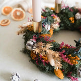 Weihnachtlicher Trockenblumen-Adventskranz Romy mit Kerzen