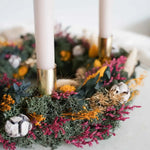 Trockenblumen-Weihnachtskranz Romy mit Kerzenhaltern